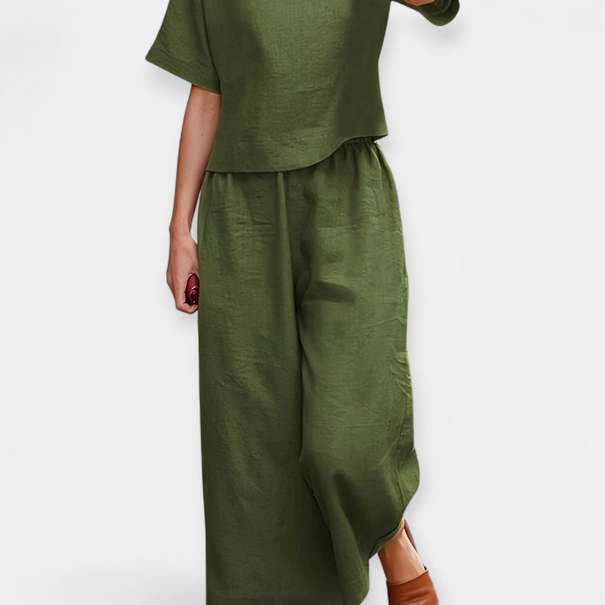 Airy Trouser Set with Short-Sleeved Top