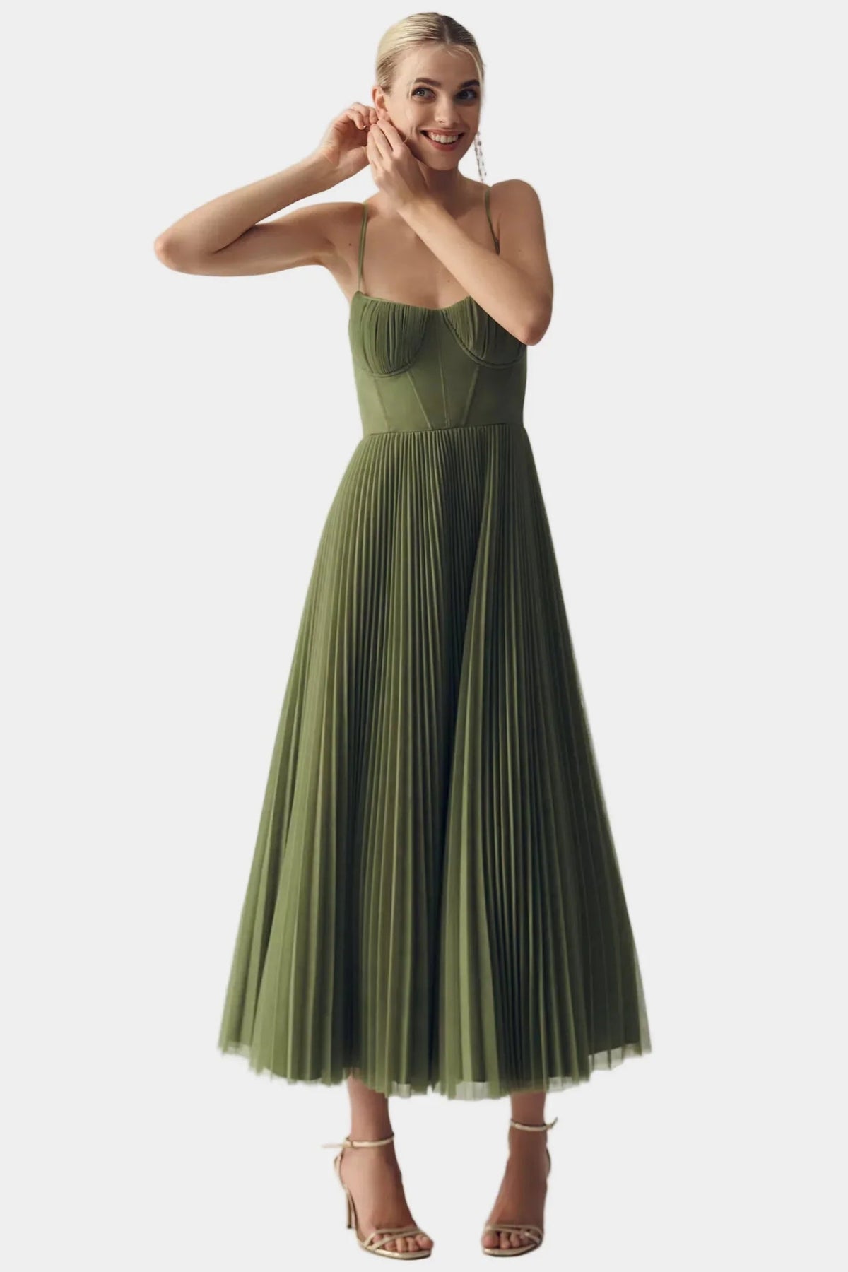 Modern Elegant Dress with Open Back and Refined Line