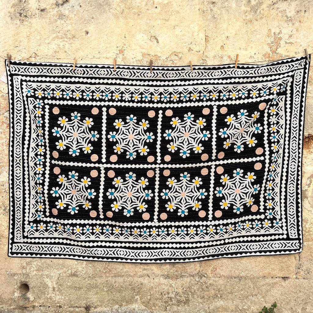 Indian Cutwork Embroidered Quilt new N. 8