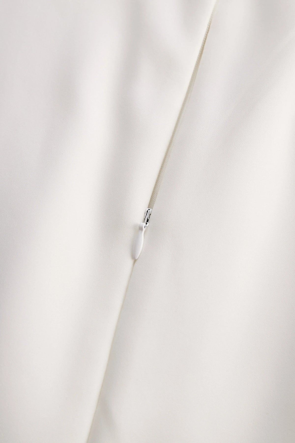 Elegant White Keyhole Pencil Dress