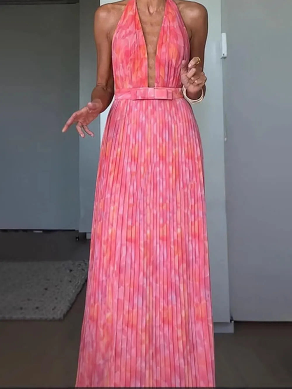 Elegant Halter V Neck Open Back Print Pleated Maxi Dress
