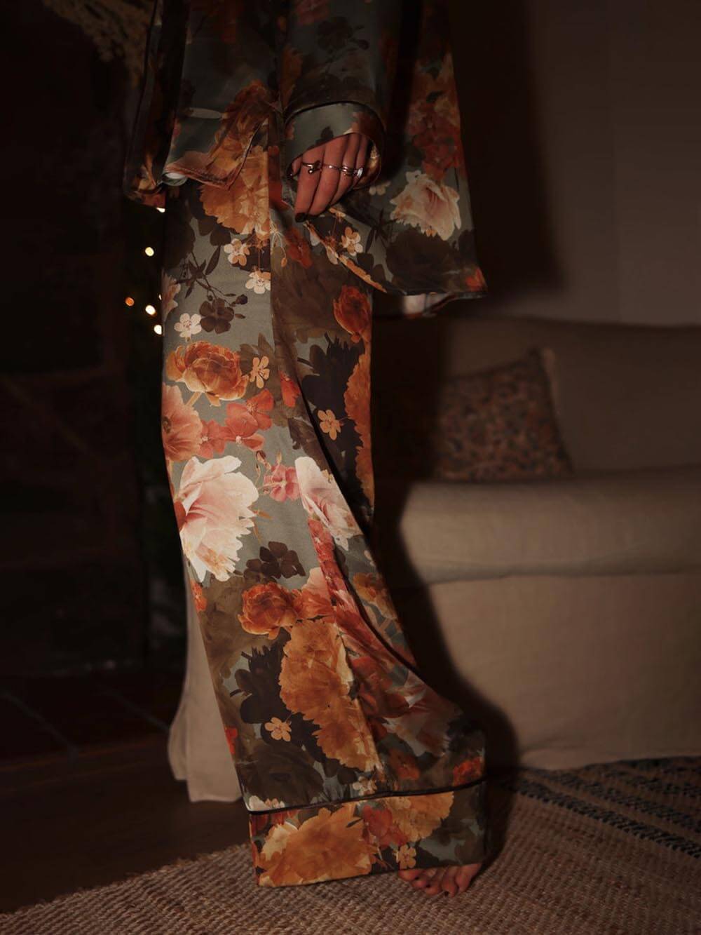 Modern Bouquet Unique Print Elastic Waist Pocketed Wide Leg Pants