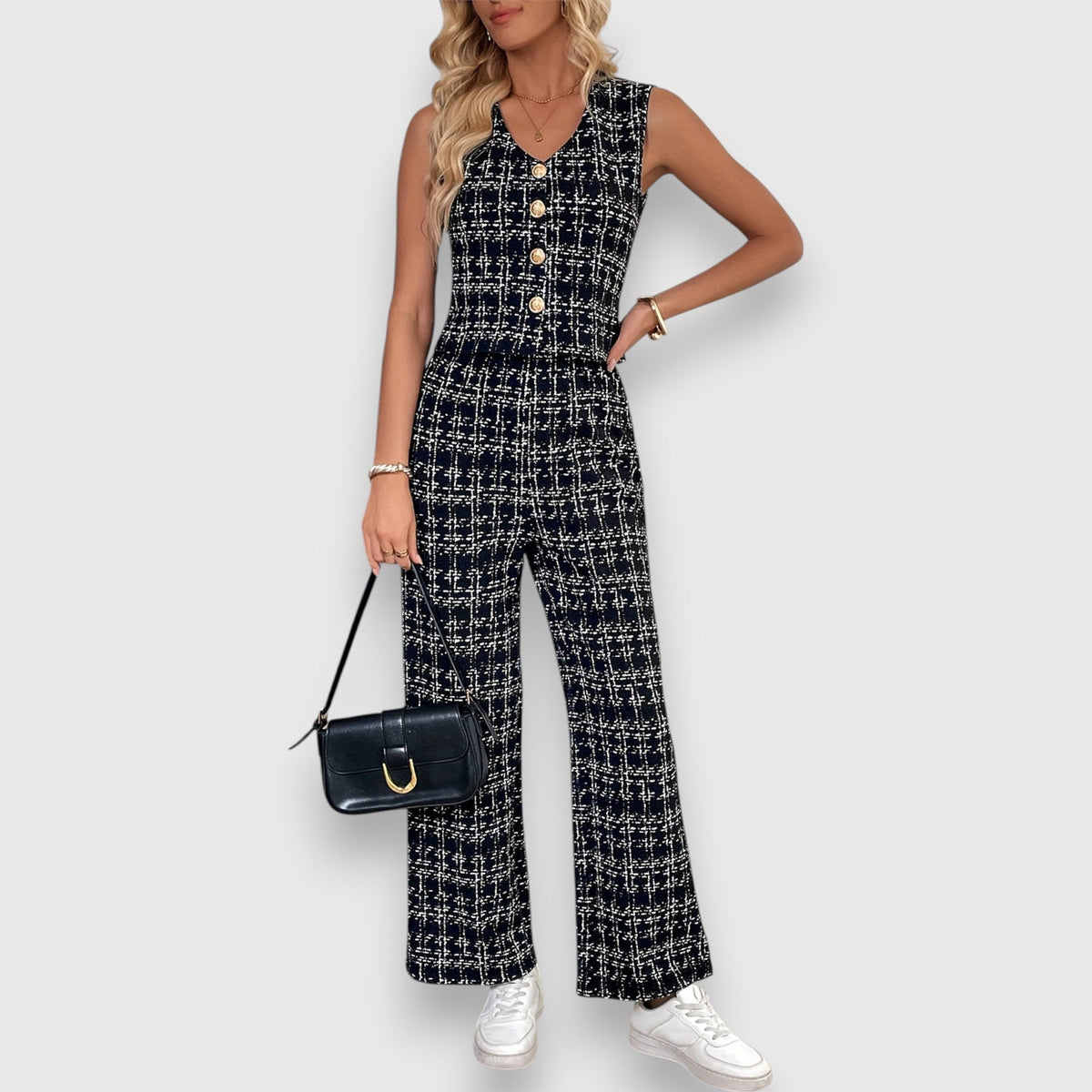 Two-Piece Set with V-Neck and Matching Trousers
