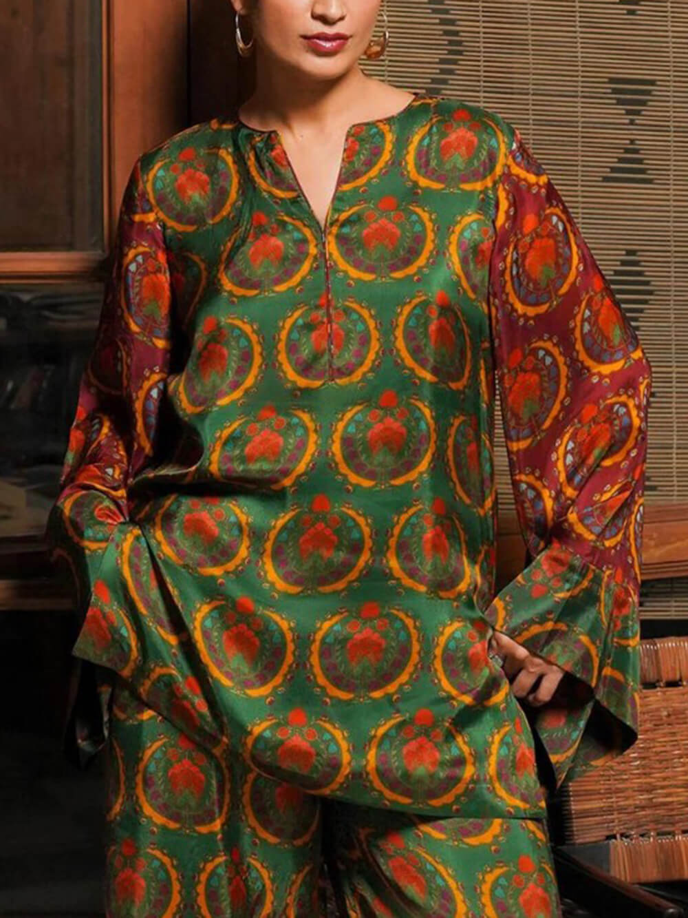 Unique Satin Bold Ethnic Print Loose Elastic Waist Pocket Wide-Leg Pants