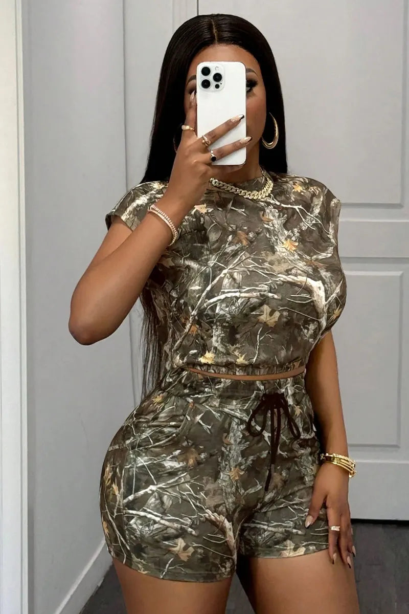 Women's Camo Branch Print Slim Crop Top & Matching Hot Shorts
