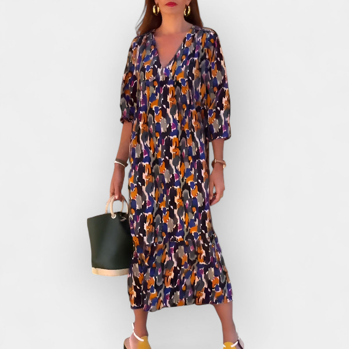Dress with V Neckline and Retro Design